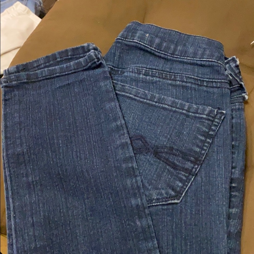 Non ripped jeans